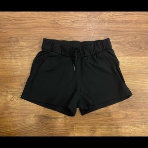 Lululemon On The Fly Shorts 2.5”